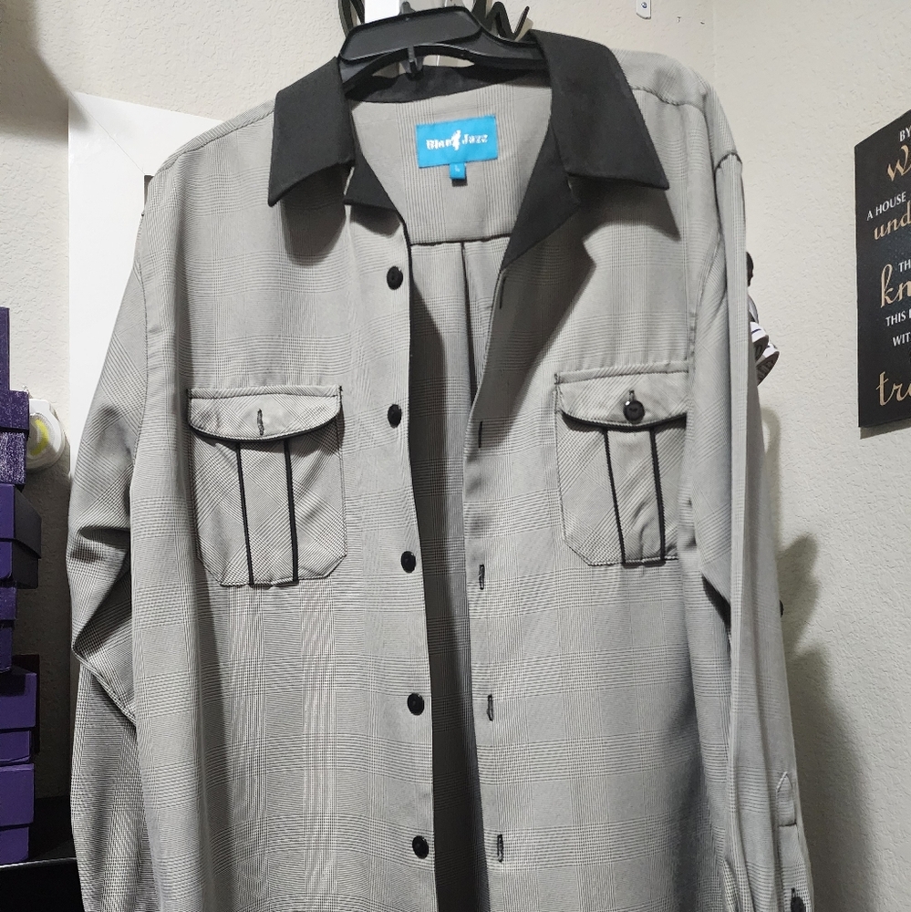 Gray & Black Men's Casual Button Down Shirt
